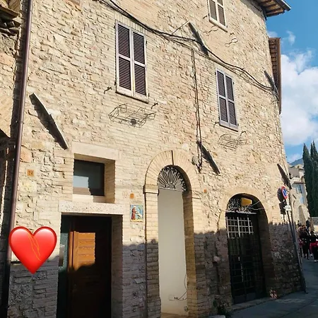 דירה Anna House Old Town אסיסי